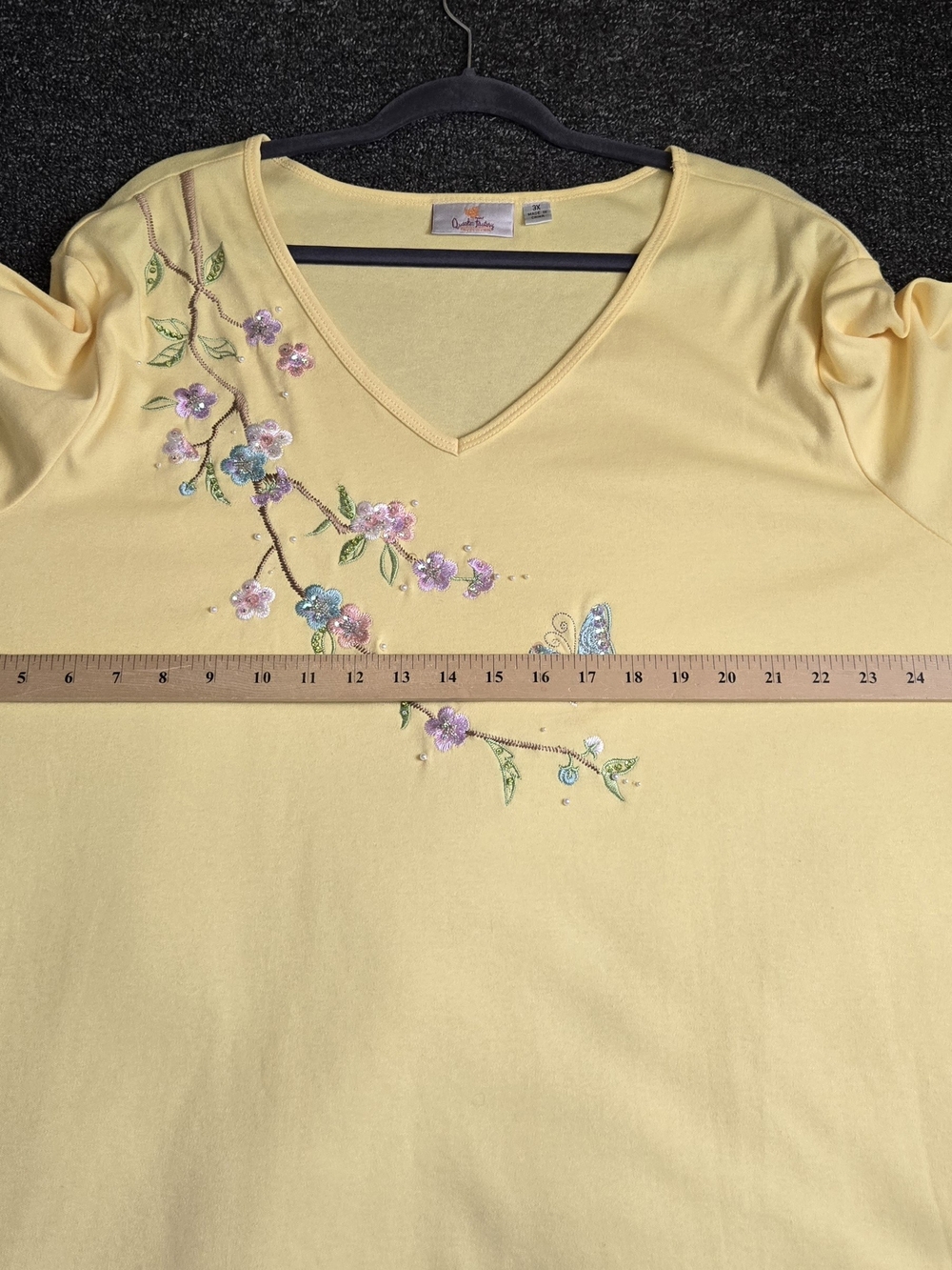 Quacker Factory Top Womens 3X Yellow Embroidered Flowers Knit V Neck Butterfly - Picture 8 of 10